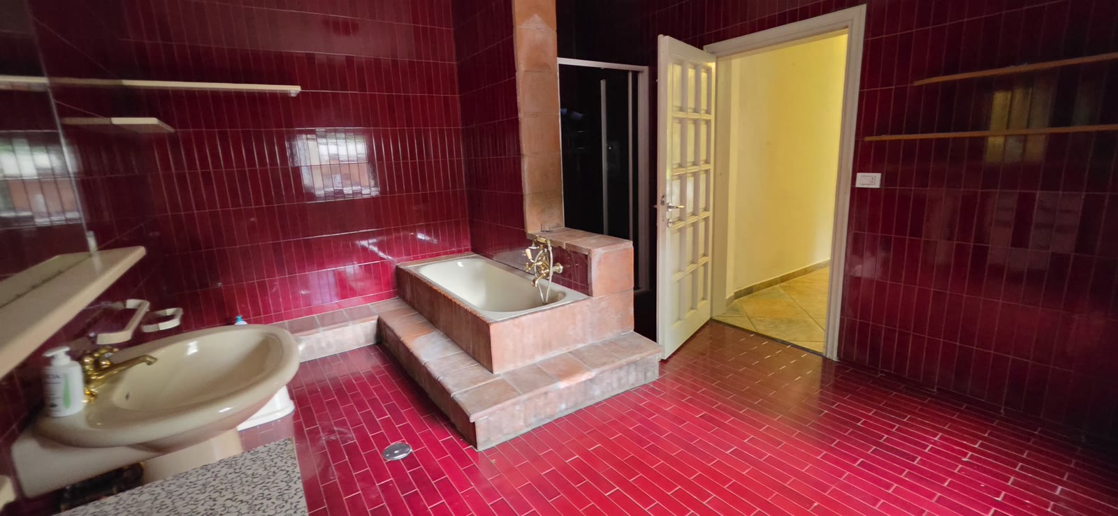 Bagno con vasca della casa a Vaggio